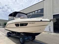 Quicksilver 805 Sundeck Center Console