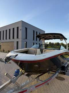 Sea Ray SDX 270 Bowrider