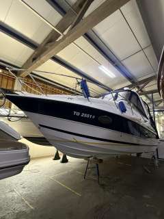 Doral Monticello Yacht à moteur
