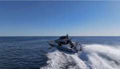 Axopar 37 Cross Cabin