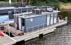 SKYLLA Houseboat H12