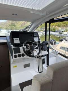 Sealine C335