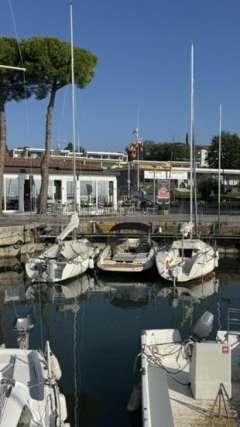 Sea Ray 220 Select Bowrider