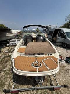 Sea Ray 220 Select Bowrider