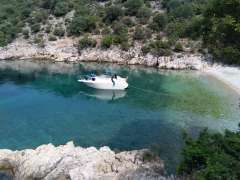 Maxum 2400 SCR Cabin cruiser