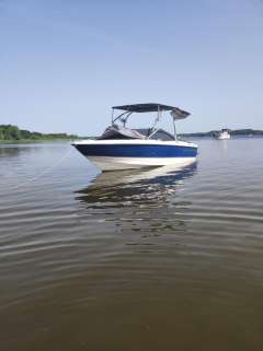 Bayliner 215 Bowrider