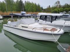 Nimbus T8 Moottorijahti