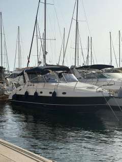 Man&ograve; 28.50 Cabin cruiser