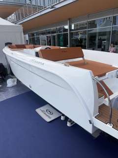 Manara 585 Pleasure Center Console