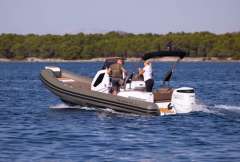 Italboats PREDATOR 700T Brod s konzolom