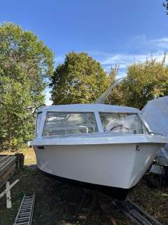 10 Ausflugsboot