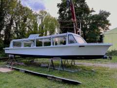 10 Ausflugsboot