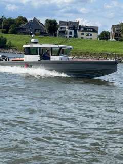 Axopar 28 AFT Cabin