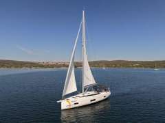 Bavaria C45 Style Jedrilica