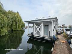 Floating Home Gabriella HBO 103