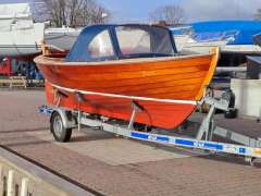 Tuckerboot