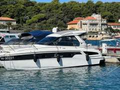 Bavaria S33 HT Motor yacht