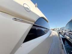 Mochi Craft Dolphin 64 Sun Top Motoryacht