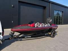 Nitro Z7 Fishing boat