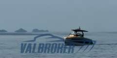 Invictus GT320 Sport boat