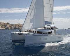 Lagoon 400 S2 Catamaran