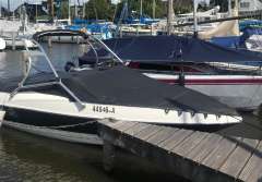 Larson Senza 226 Daycruiser Bowrider