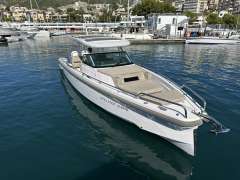 Axopar 37 Sun-Top Sürat teknesi
