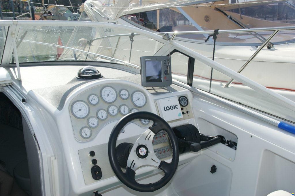 Chris Craft Crown 302