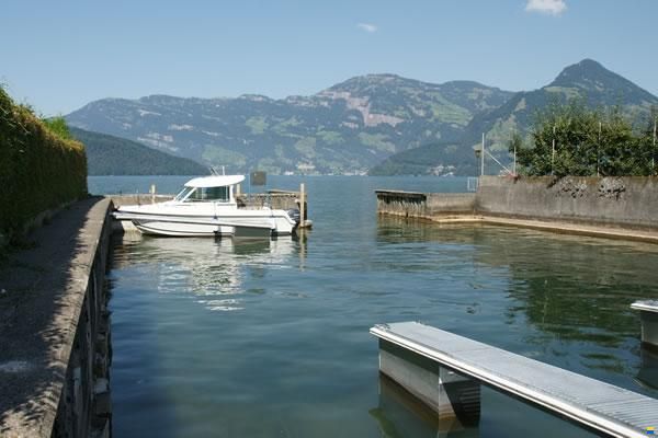 Diverse Bootsliegeplätze