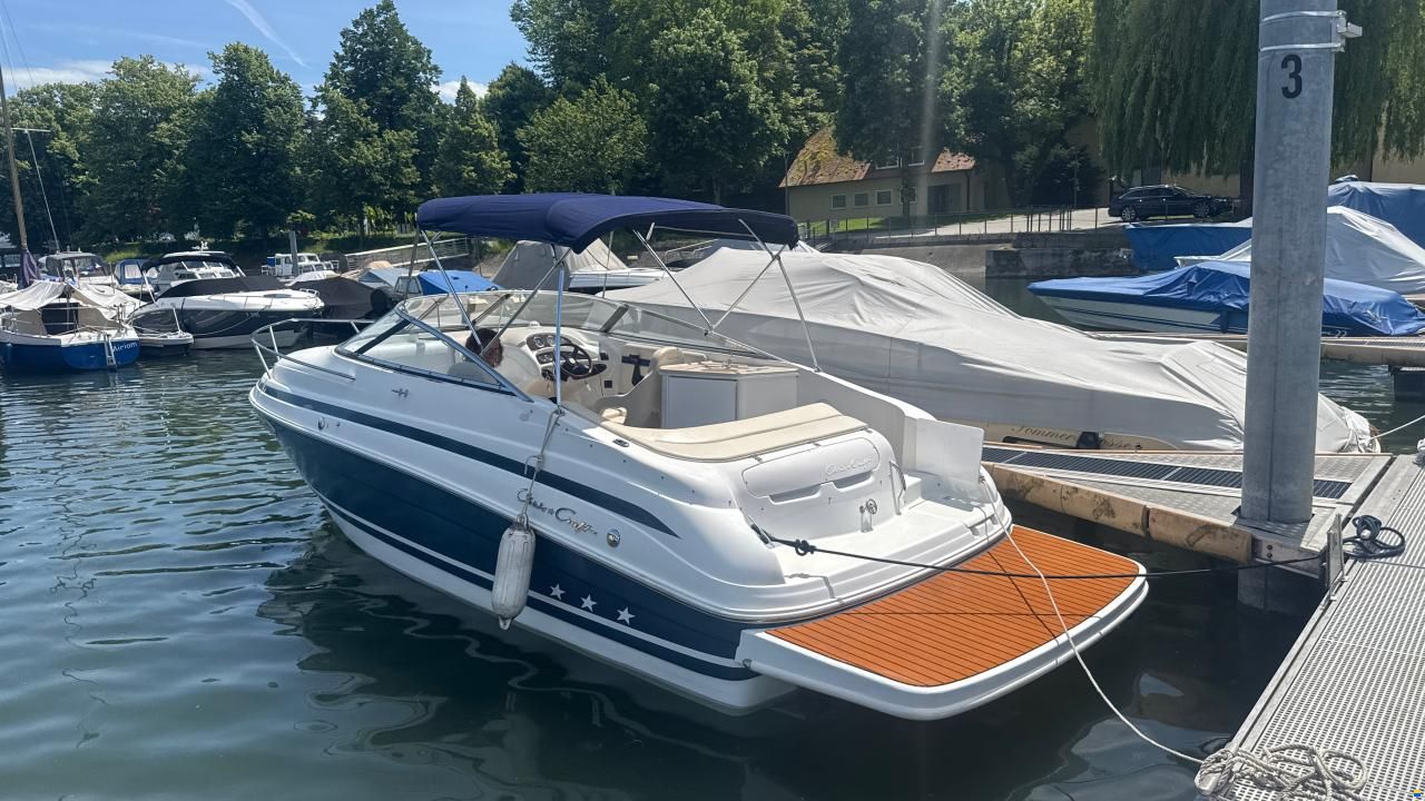 Chris Craft 240 Cuddy Cabin
