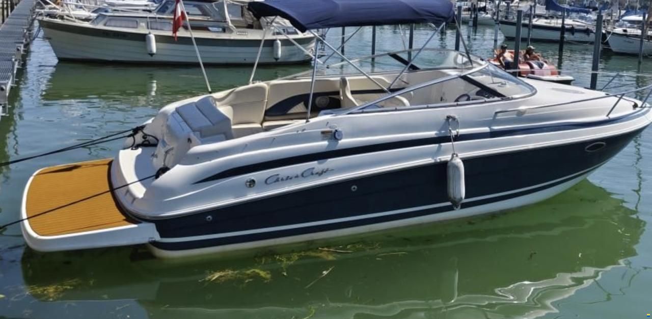 Chris Craft 240 Cuddy Cabin