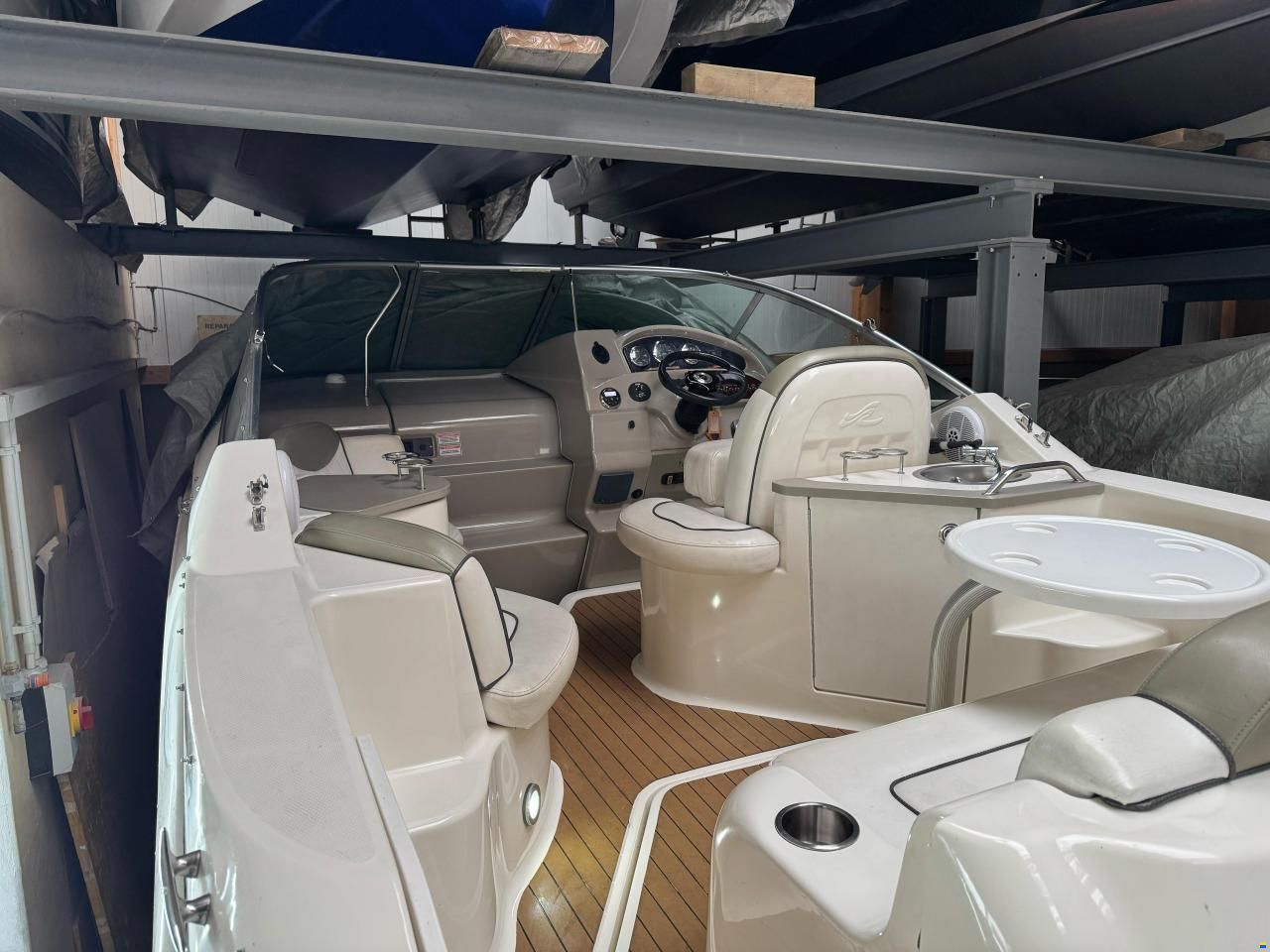 Sea Ray 240 DA Sundancer