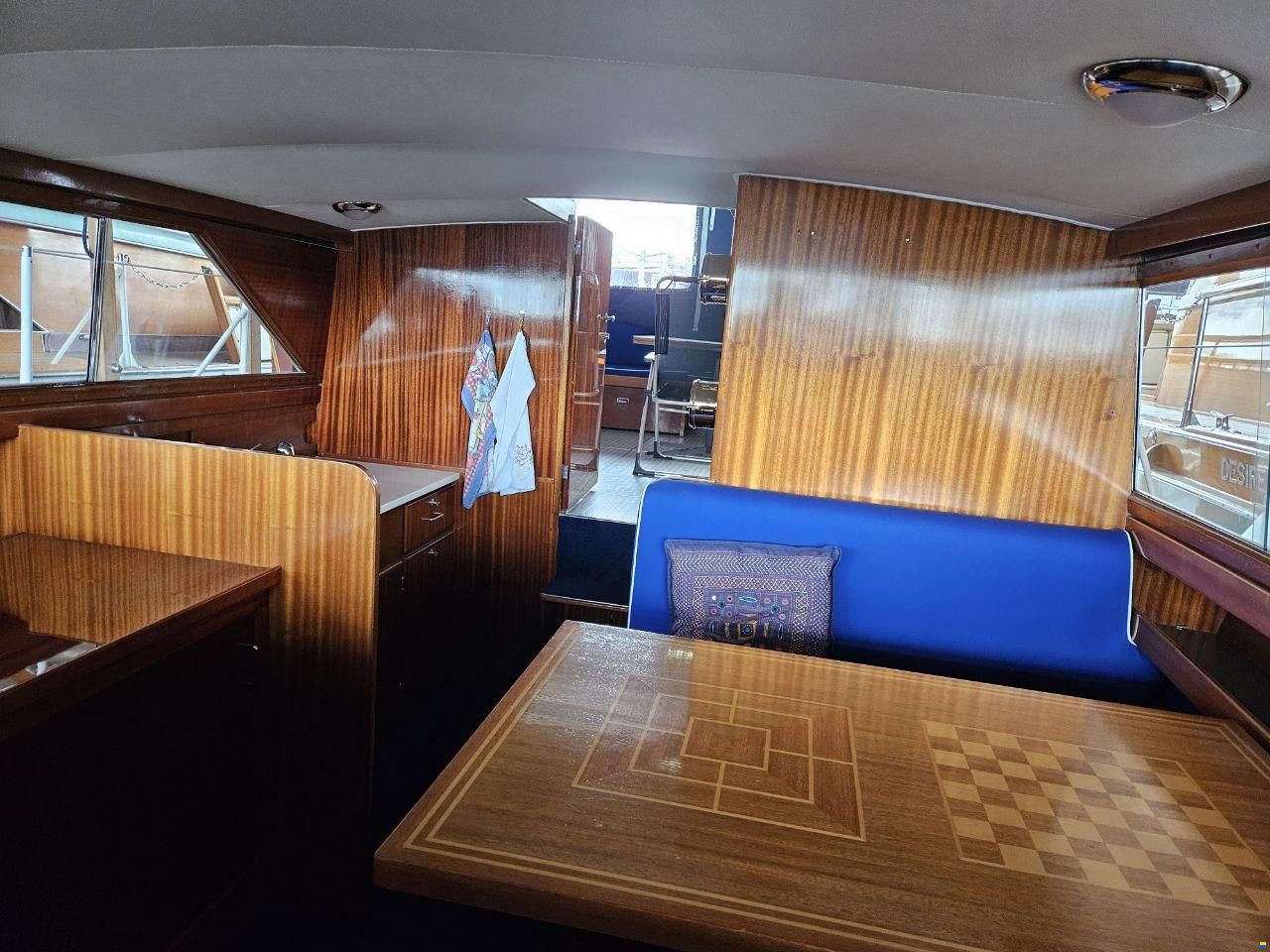 Swiss Craft Sedan Express Cruiser 9,60 m