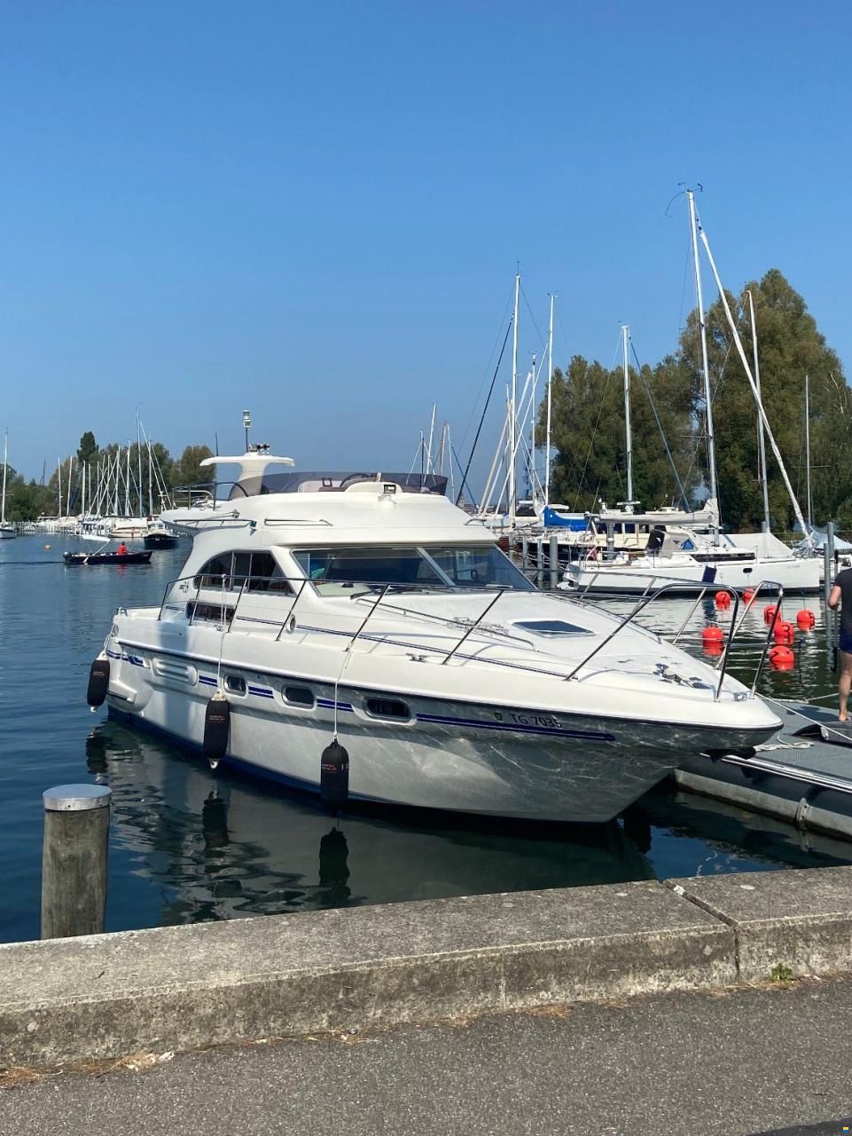 Sealine F360