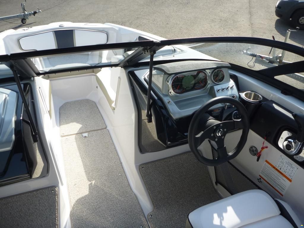 Scarab 215 HO - 400 PS