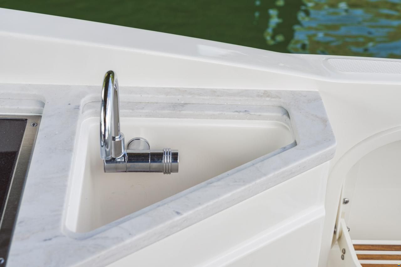 Sea Ray SDX 290 Europe