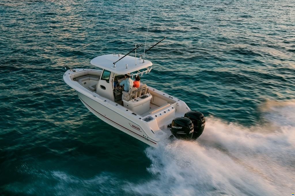 Boston Whaler 250 Outrage