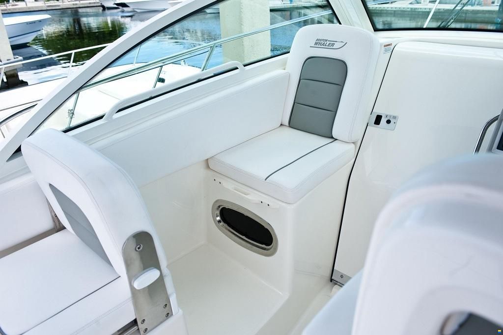 Boston Whaler 285 Conquest