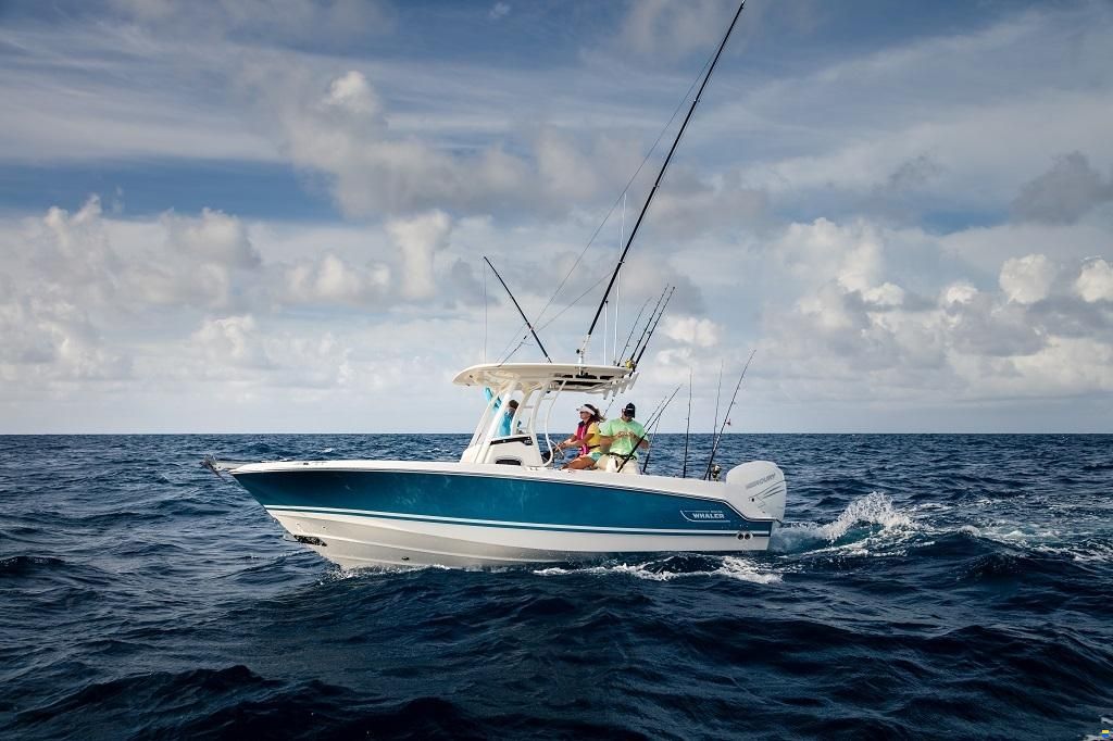 Boston Whaler 230 Outrage