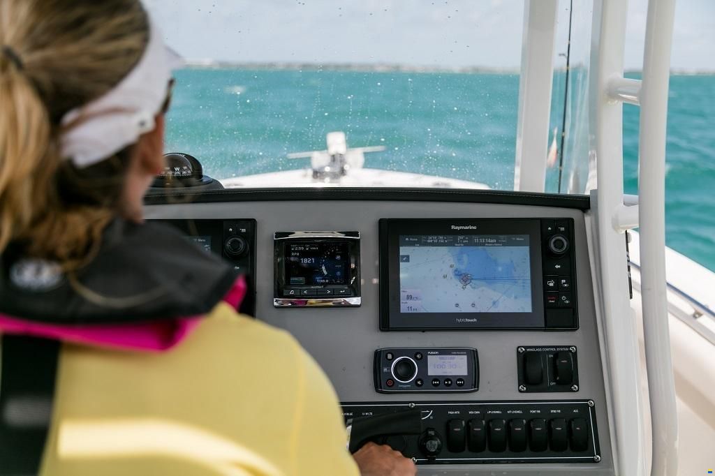 Boston Whaler 230 Outrage