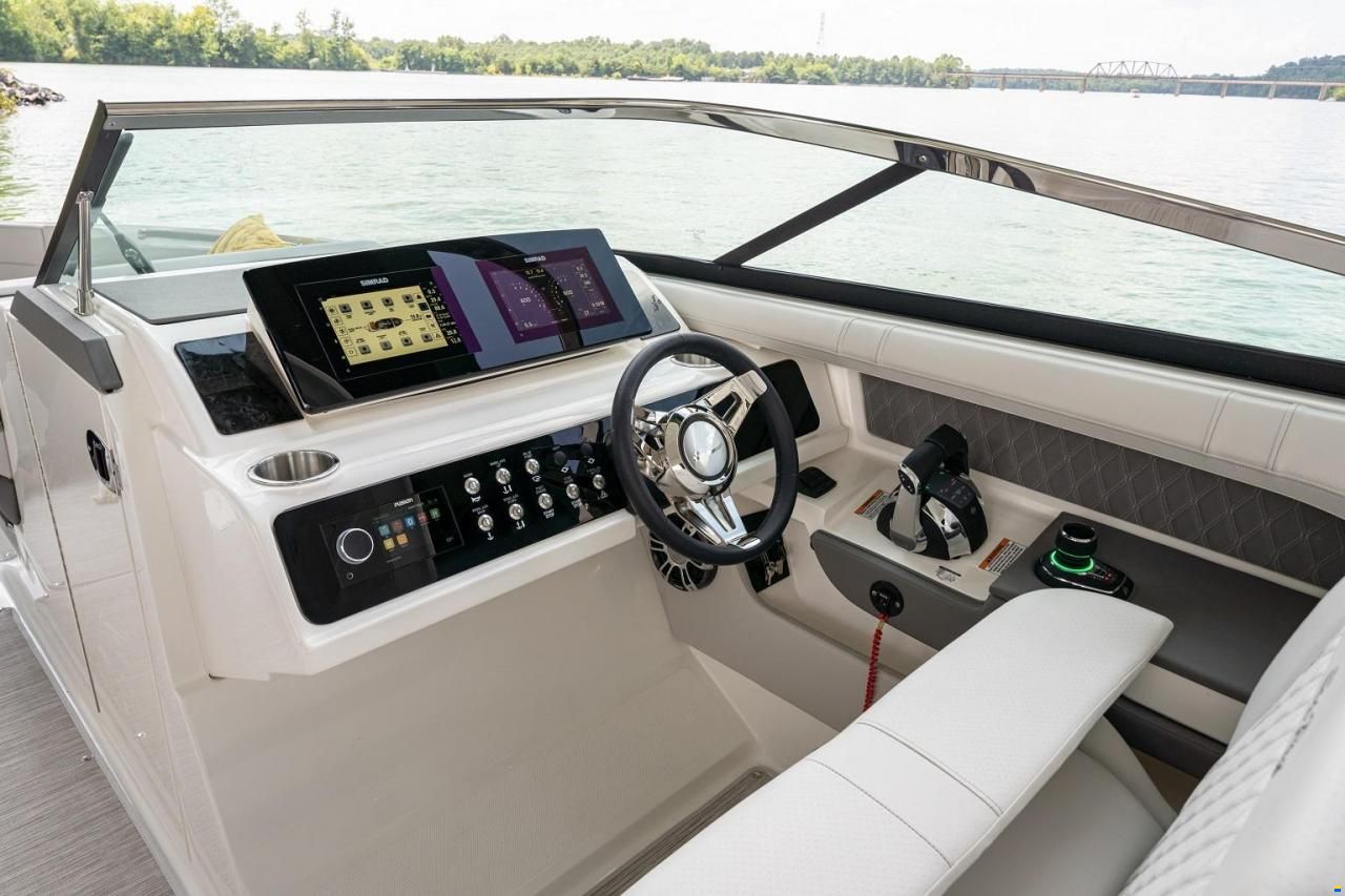 Sea Ray SLX 310 OB US