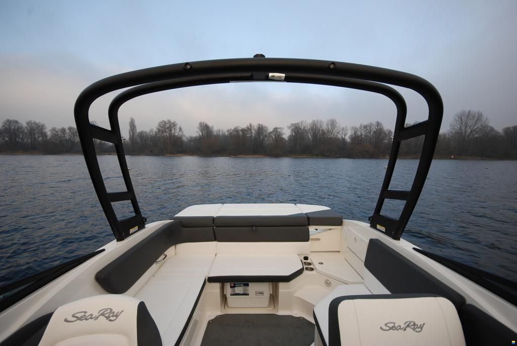 Sea Ray SPX 230 Europe