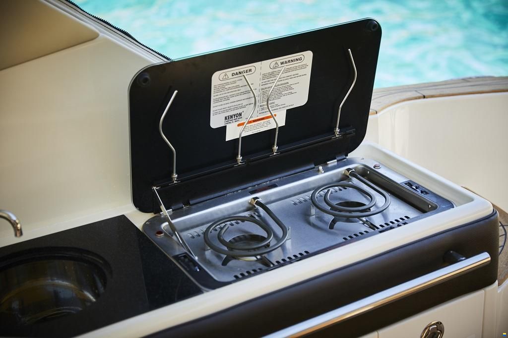 Sea Ray Sundancer 320 Europe