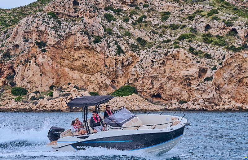 Quicksilver Activ 805 Open