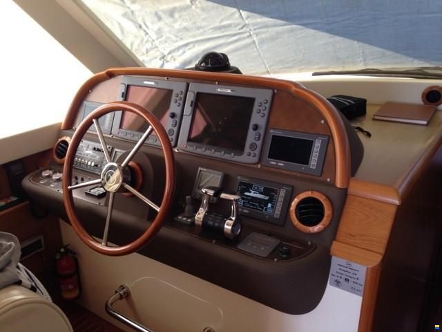Mochi Craft Dolphin 54 Sun Top