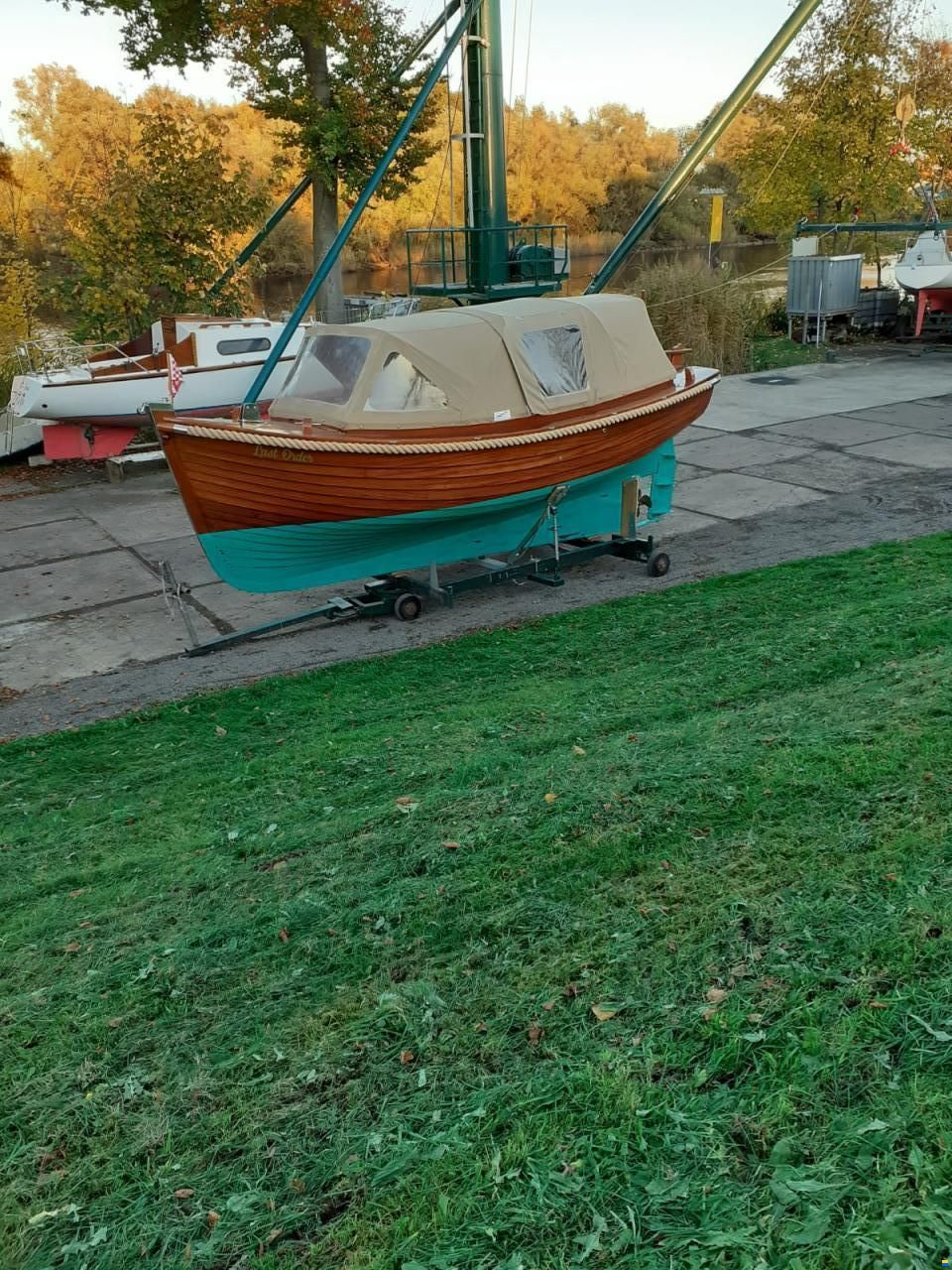 Tuckerboot