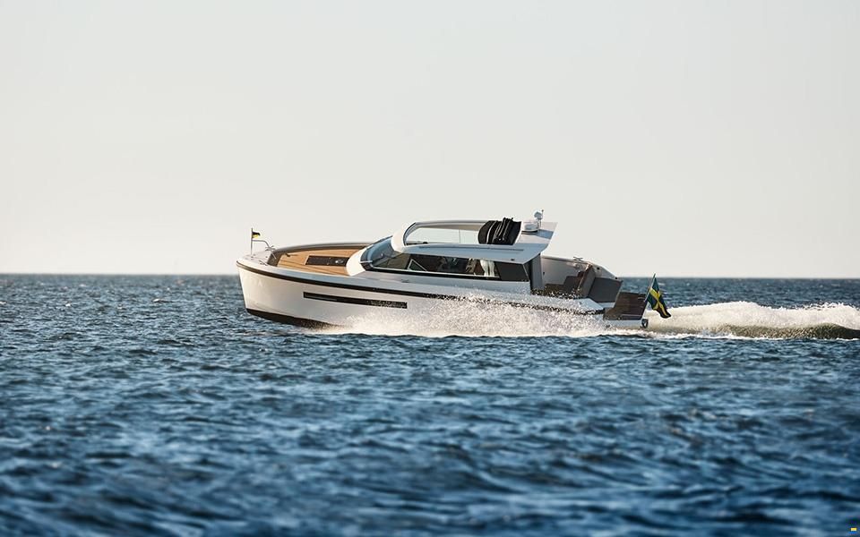 Delta Powerboats 33 CE Coupé