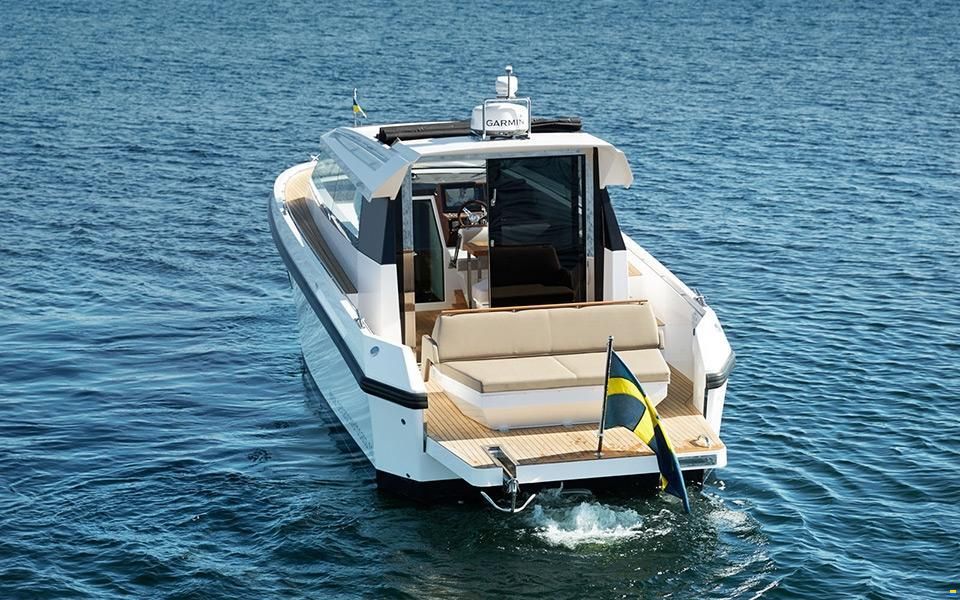 Delta Powerboats 33 CE Coupé