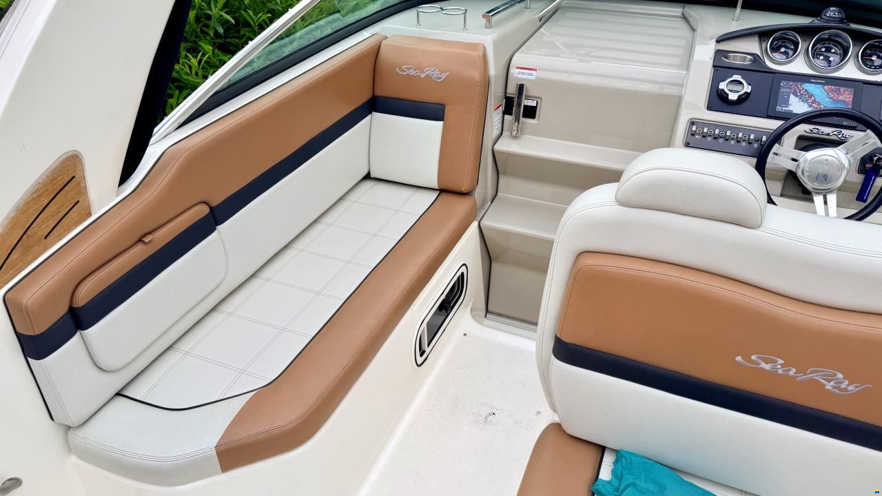 Sea Ray Sundancer 265 DAE
