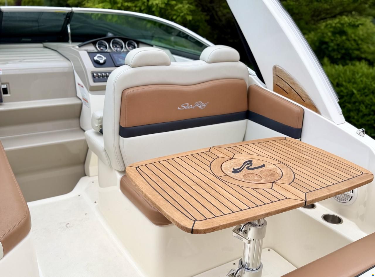Sea Ray Sundancer 265 DAE